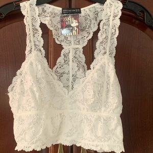 BNWT lace bralette 🤗